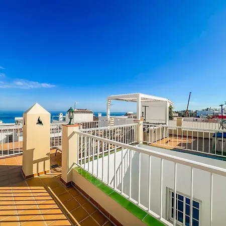 First-floor With Private Outdoor Area Communal Rooftop Terrace Ca * Nerja